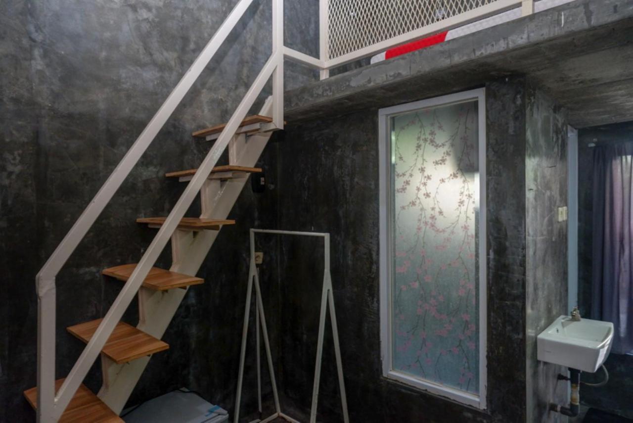 RedDoorz near Jumbo Mall Sragen Exterior foto